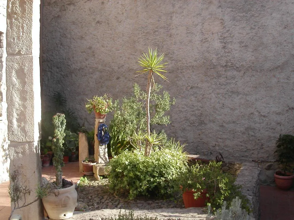 Locanda La Rosa Pauli Arbarei Hotel